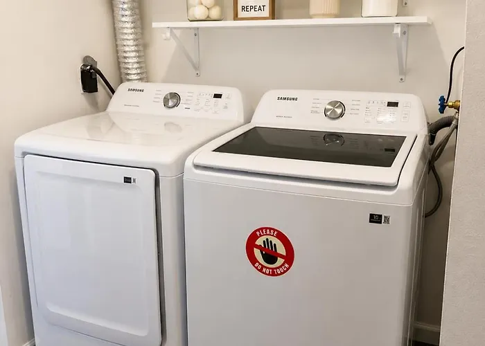 3 Bedrooms For Rent In Oakland In The Heart Of Apartment